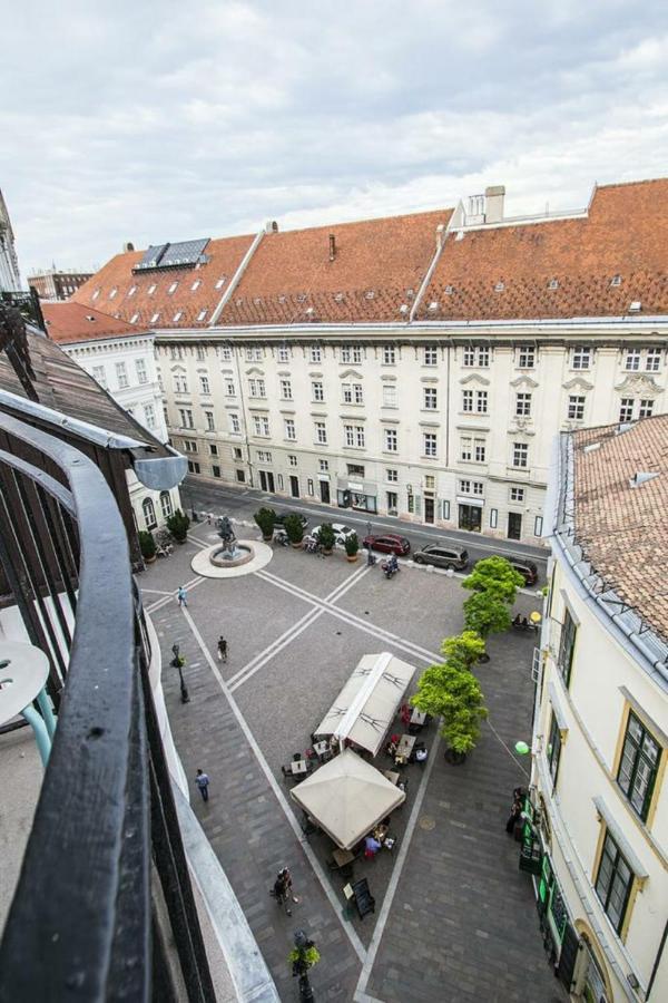Pedestrian Apartment, The Location * Будапешт