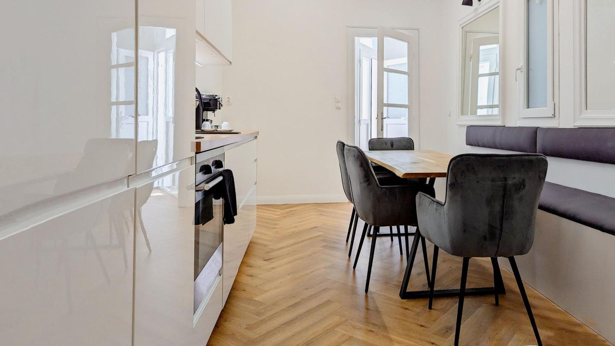 Pedestrian Apartment, The Location * Будапешт